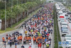 “生命之翼马拉松比赛”在土耳其开跑 约1万人参加场面壮观