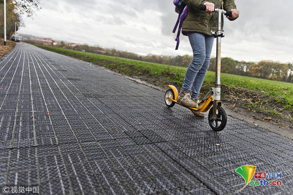 德国启用首条太阳能自行车道（组图）